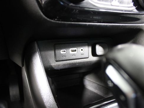 Used 2021 Buick Encore GX Select image 18