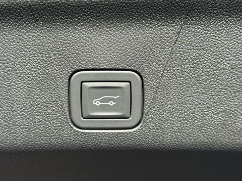 New 2026 GMC Yukon XL Denali w/ Denali Reserve Package image 11