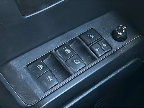 Used 2017 Toyota Tacoma SR RWD image 18