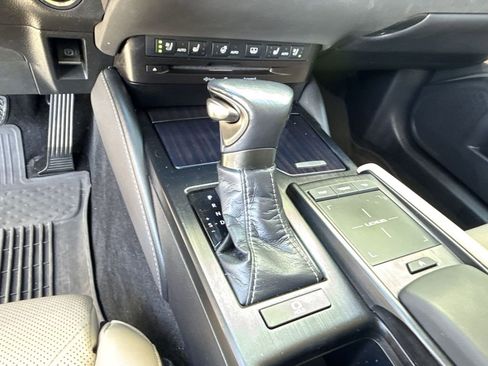 Used 2021 Lexus ES 350 Ultra Luxury w/ Accessory Package 2 image 20