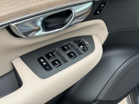 New 2026 Volvo XC90 B5 Plus w/ Protection Package Premier AWD/4WD image 9