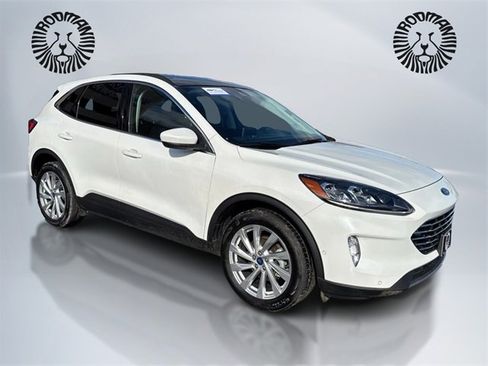 Certified 2021 Ford Escape Titanium w/ Titanium Elite Package image 3