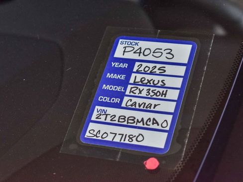 Used 2025 Lexus RX 350 w/ Convenience Package image 28
