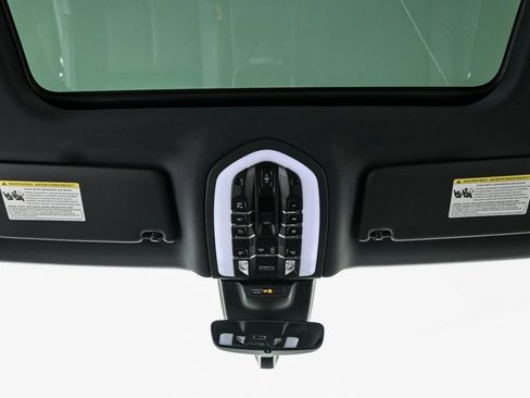 New 2026 Porsche Macan image 20