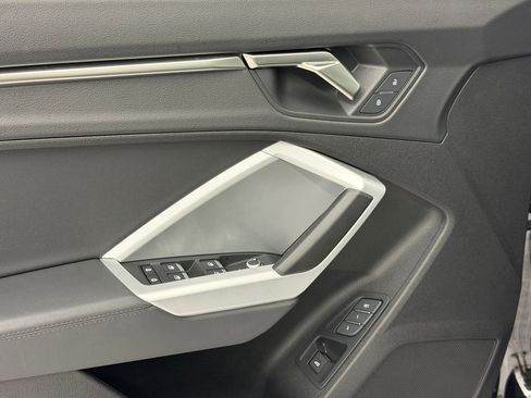 Certified 2025 Audi Q3 2.0T Premium image 13