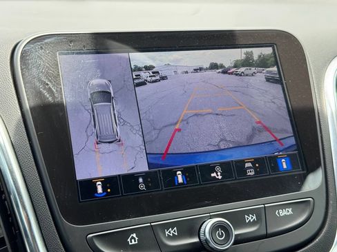 Used 2022 Chevrolet Equinox LT FWD image 10