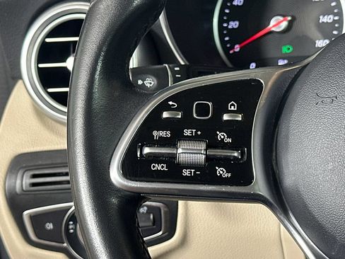 Used 2021 Mercedes-Benz GLC 300 image 27