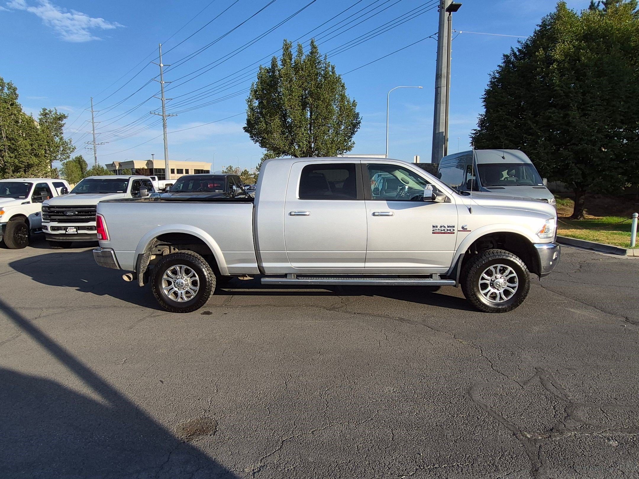 Used 2016 RAM 2500 Laramie w/ Convenience Group AWD/4WD image 2