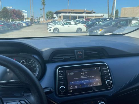Used 2025 Nissan Versa SV FWD image 17