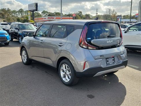 New 2025 Kia Soul LX image 4