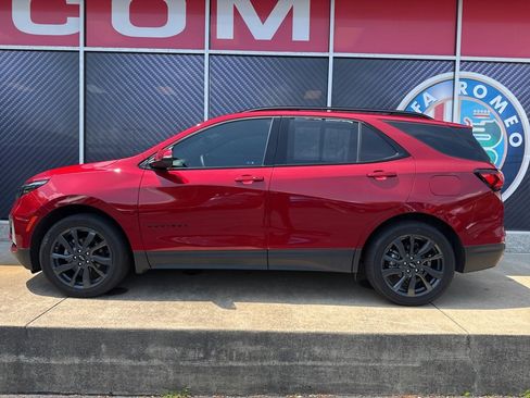 Used 2023 Chevrolet Equinox RS w/ RS Leather Package image 11