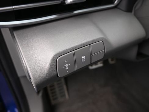 Certified 2025 Hyundai Elantra Sport image 16