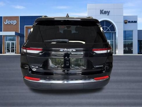 Used 2022 Jeep Grand Cherokee Limited AWD/4WD image 5