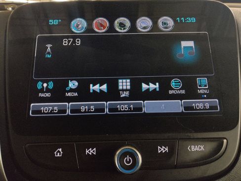 Used 2018 Chevrolet Equinox Premier image 25