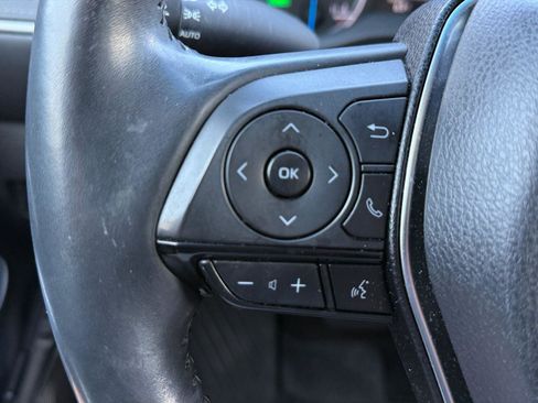 Used 2021 Toyota Venza Limited image 20