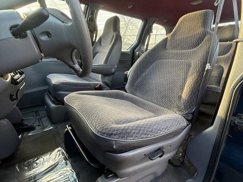 Used 2000 Plymouth Voyager image 11