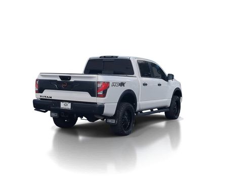 Used 2020 Nissan Titan PRO-4X w/ Pro-4x Convenience Package image 8