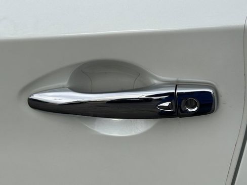 Certified 2024 Nissan Murano Platinum w/ Cargo Package image 12