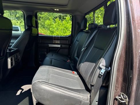 Used 2020 Ford F150 Lariat w/ Equipment Group 502A Luxury AWD/4WD image 32