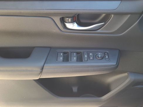 Used 2025 Honda CR-V LX image 12