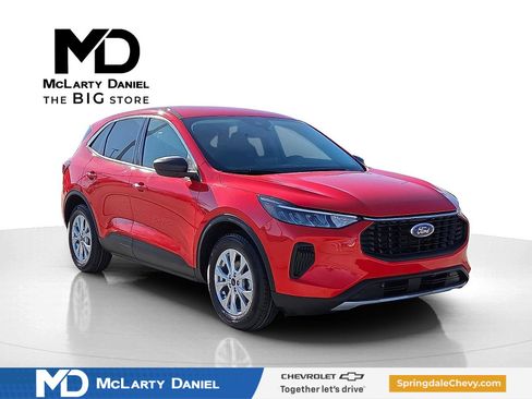 Used 2024 Ford Escape Active w/ Cold Weather Package image 1