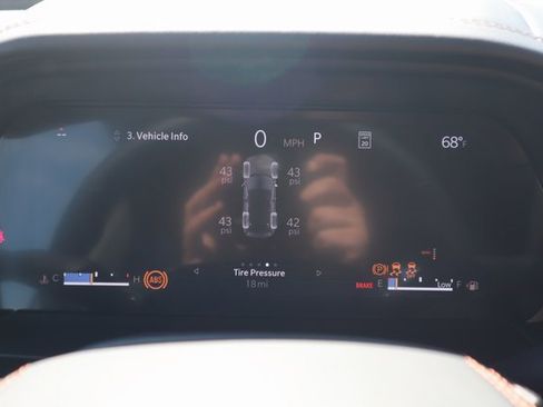 New 2025 Jeep Grand Cherokee Summit image 10