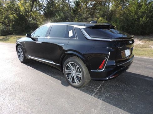 New 2026 Cadillac Lyriq Premium Luxury image 7