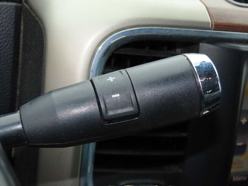 Used 2015 RAM 3500 Laramie w/ Convenience Group image 30