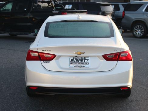 Used 2017 Chevrolet Malibu LT FWD image 6