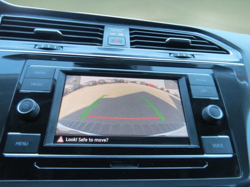 Used 2023 Volkswagen Tiguan S FWD image 25