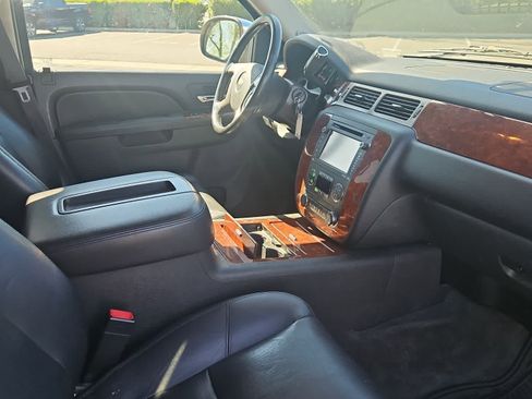 Used 2013 Chevrolet Tahoe LTZ image 13