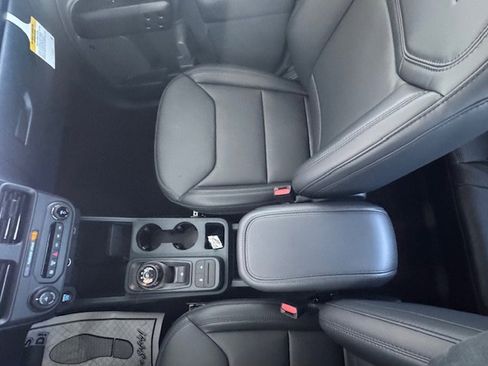 New 2026 Ford Maverick Lariat w/ Black Appearance Package image 10