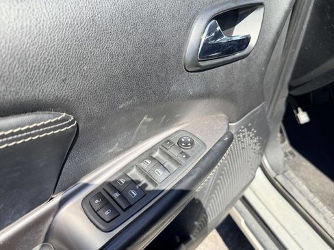 Used 2019 Dodge Journey Crossroad FWD image 11