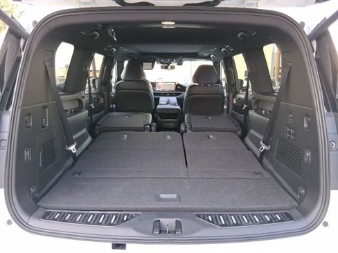 New 2026 INFINITI QX80 SPORT image 6