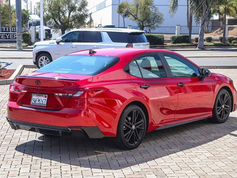 Used 2026 Toyota Camry Hybrid w/ Multimedia Upgrade Package image 9