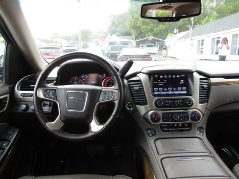Used 2016 GMC Yukon XL Denali w/ Open Road Package image 19