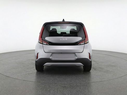 Used 2025 Kia Soul LX w/ LX Technology Package image 7