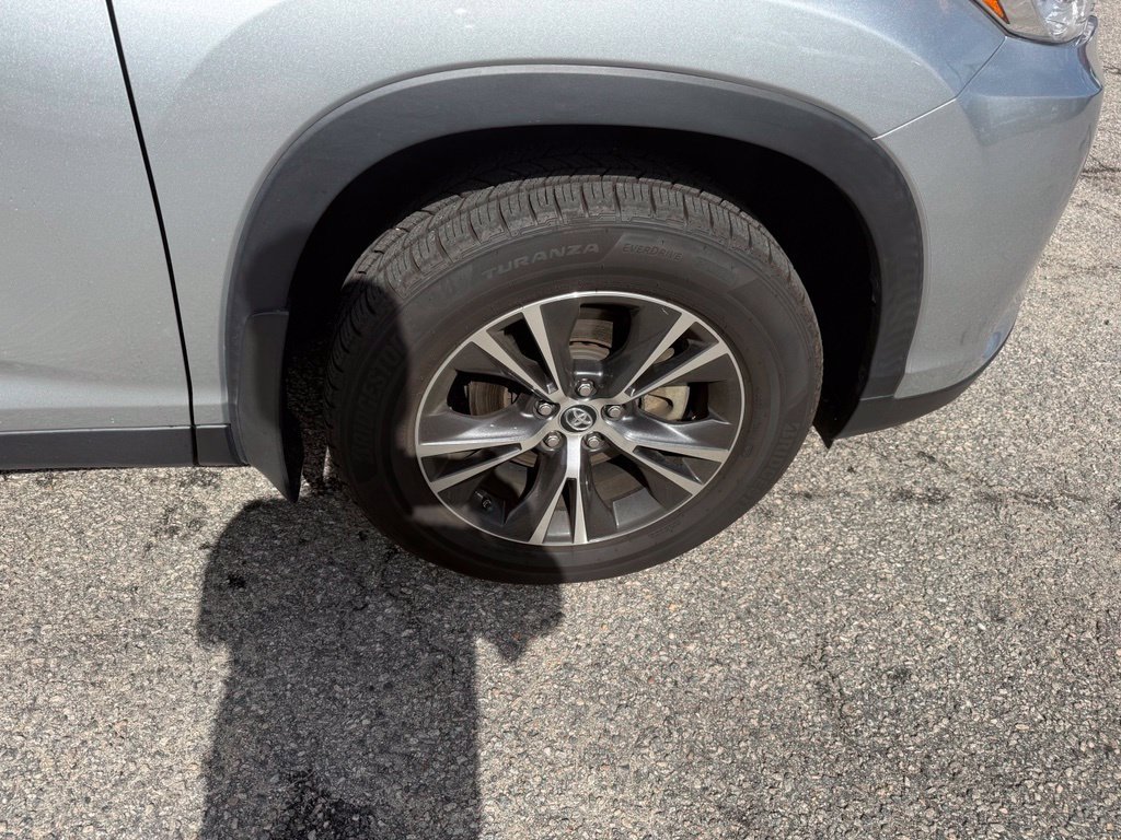 Certified 2019 Toyota Highlander Plus AWD/4WD image 5