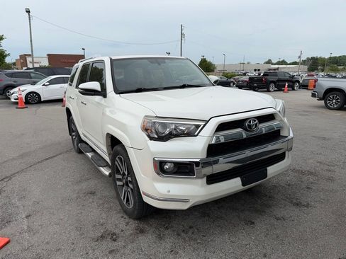 Used 2018 Toyota 4Runner Limited AWD/4WD image 2