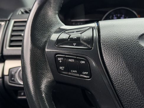 Used 2019 Ford Explorer XLT w/ Equipment Group 201A image 16