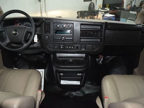 Used 2023 Chevrolet Express 3500 w/ Power Convenience Package RWD image 18