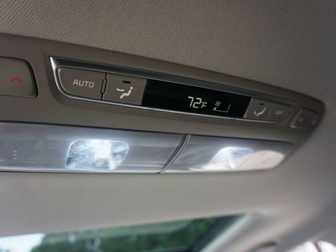 Used 2024 Kia Telluride S w/ S Sunroof Package FWD image 17