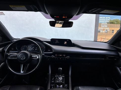 Used 2019 MAZDA MAZDA3 Hatchback w/ Premium Package image 20