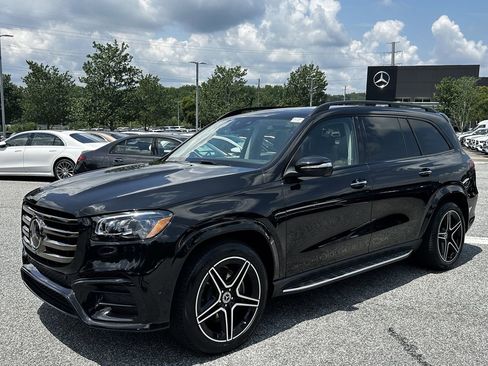 Certified 2026 Mercedes-Benz GLS 450 4MATIC w/ AMG Line Exterior image 4