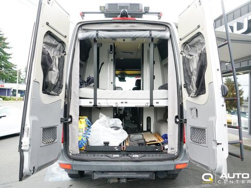 Used 2018 Mercedes-Benz Sprinter 2500 image 65