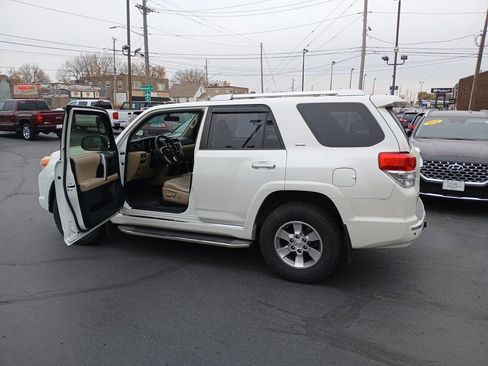 Used 2013 Toyota 4Runner SR5 image 2