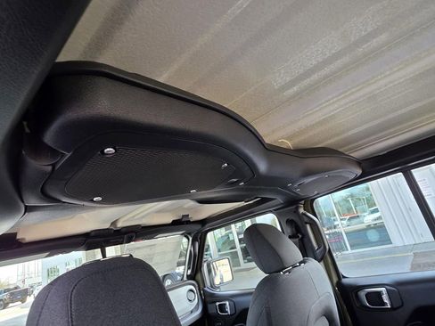 New 2026 Jeep Gladiator Sport image 10