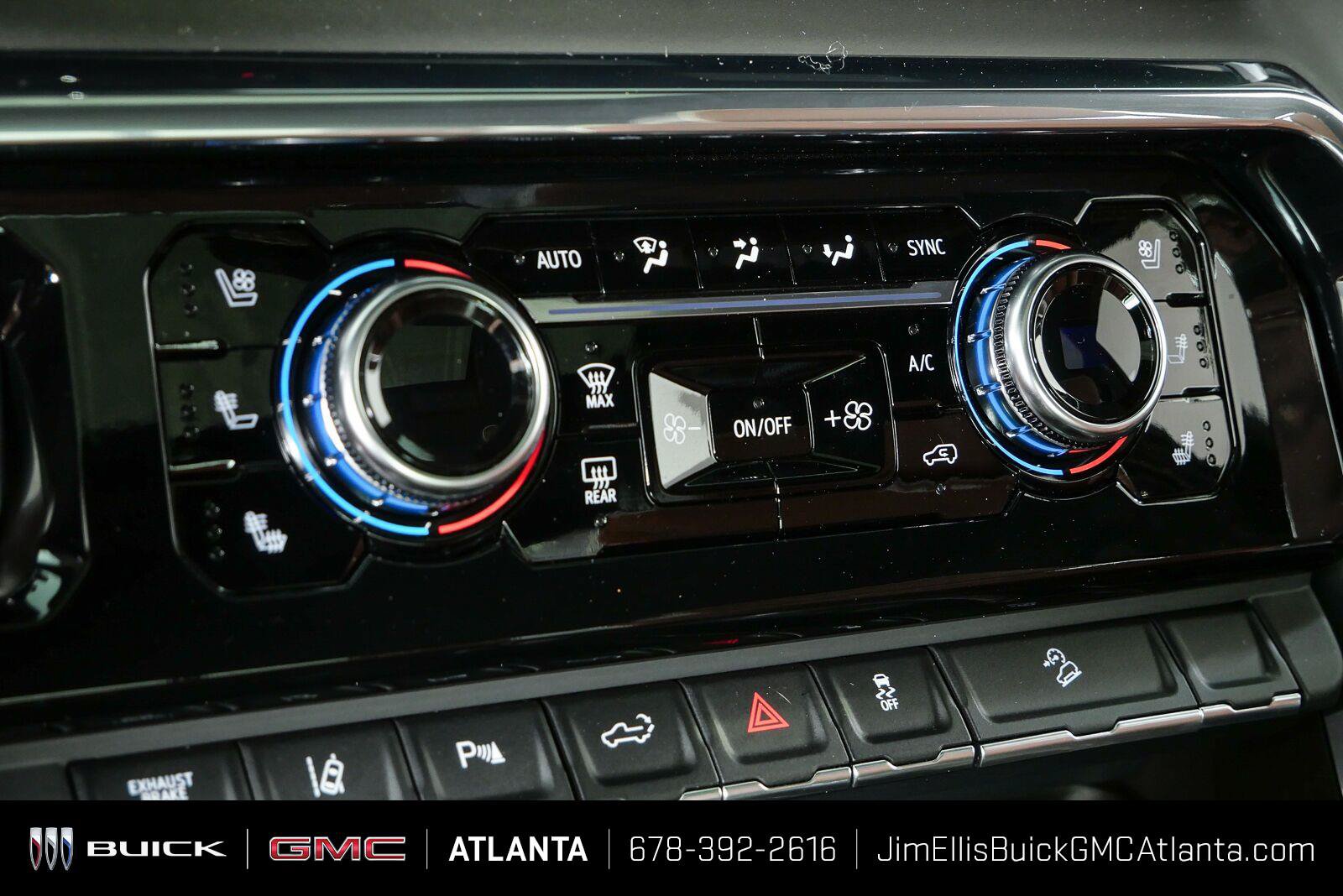 Used 2024 GMC Sierra 2500 Denali Ultimate w/ Max Trailering Package AWD/4WD image 17
