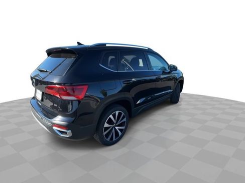 Used 2024 Volkswagen Taos SE FWD image 8