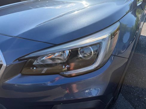 Used 2018 Subaru Outback 2.5i AWD/4WD image 2